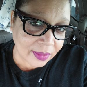 Meet your Posher, Monique